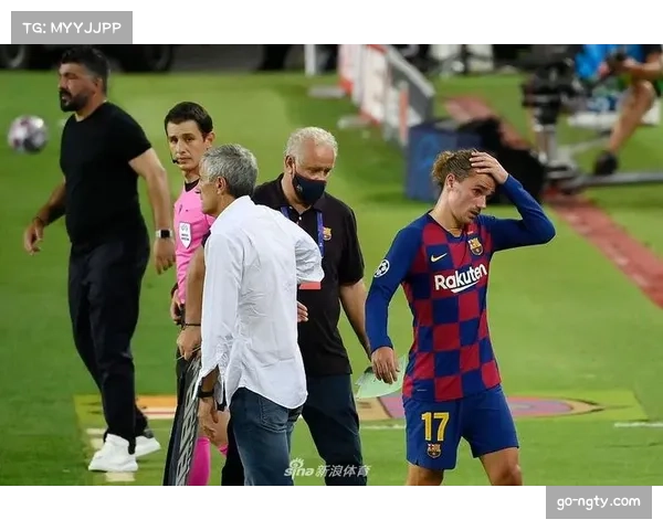 雨战影响,巴萨对阵那不勒斯上半场场面胶着 雨战影响,巴萨对阵那不勒斯上半场场面胶着